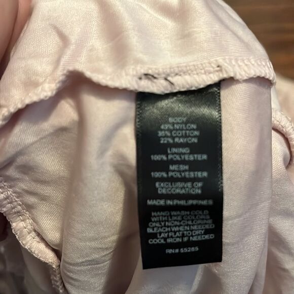 Express Pink Lace Tiered Style Dress Feminine Contemporary Boho Cottage Core - Picture 15 of 16